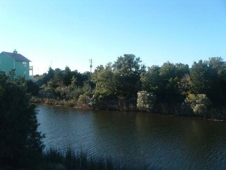 7 W Marsh Dr, Saint Helena Island, SC 29920