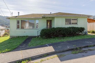 105 Douglas St, Rio Dell, CA 95562