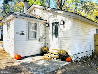 6122 6th St, Chesapeake Beach, MD 20732