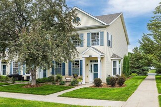 1736 Countryside Dr, Shakopee, MN 55379