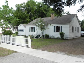 216 1st St, Prattville, AL 36067