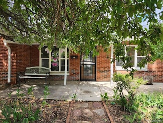 938 Salem St, Aurora, CO 80011