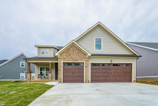 8955 Silver Maple Dr, Ooltewah, TN 37363