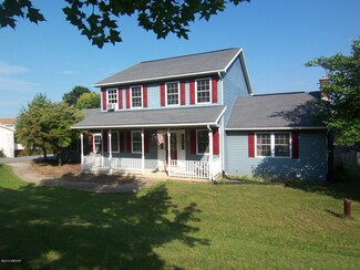 135 Woodview Dr, Cogan Station, PA 17728