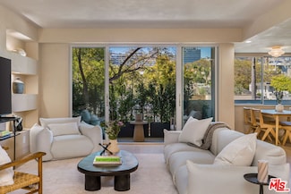 818 N Doheny Dr Unit 205, West Hollywood, CA 90069