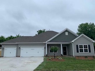 203 Royal Pines Dr, Archdale, NC 27370