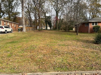 1731 Pichard St, Greensboro, NC 27401