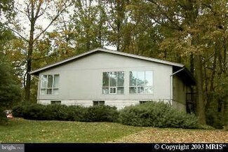 8101 Timber Valley Ct, Dunn Loring, VA 22027