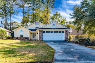 903 Knoll Dr, Little River, SC 29566
