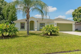 545 SW Buswell Ave, Port Saint Lucie, FL 34983