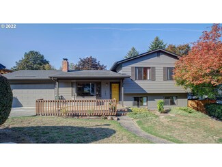 10729 SW 62nd Place, Portland, OR 97219