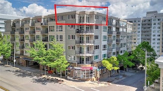 300 110th Ave NE Unit 605, Bellevue, WA 98004