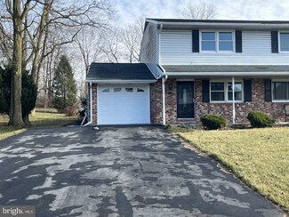 14906 Sherwood Dr, Greencastle, PA 17225