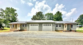 377 N 3rd St, Black Rock, AR 72415