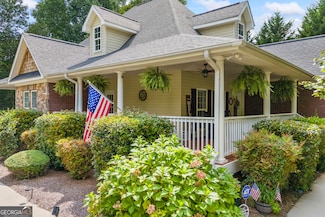 212 Fernbank Dr, Cornelia, GA 30531