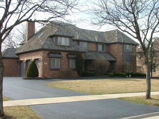 112 Circle Ridge Dr, Burr Ridge, IL 60527