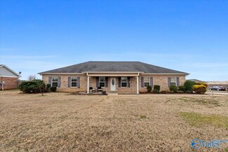116 Ivy Darlene Dr, New Market, AL 35761