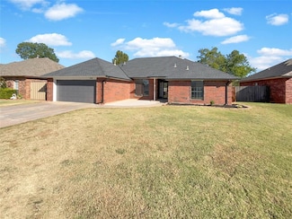 739 W Dowden Dr, Mustang, OK 73064