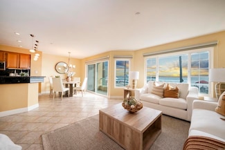 400 N The Strand Unit 27, Oceanside, CA 92054
