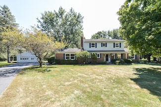 5653 Blue Grass Ct, Saline, MI 48176