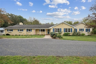 2 Deerfield Ln, Indiana, PA 15701