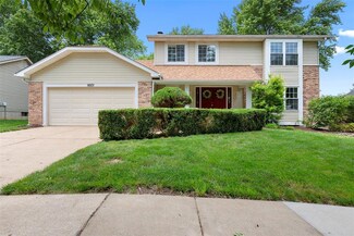 16531 Oak Forest Ct, Ballwin, MO 63011