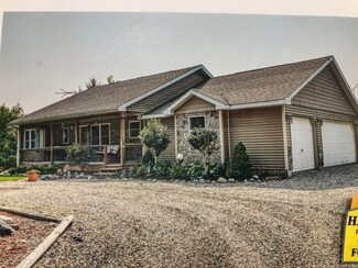 1070 S Gregory Rd, Fowlerville, MI 48836