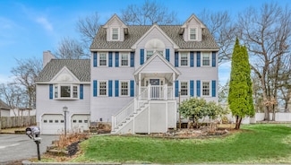 8 Dexters Ln, Wakefield, MA 01880