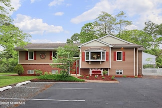 101 Chelsea Ave, Pine Beach, NJ 08741