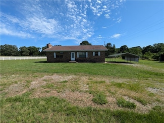925 County Road 2700, London, AR 72847