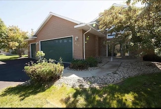 717 S Shore Dr, Detroit Lakes, MN 56501