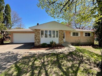 69 Langer Cir, Saint Paul, MN 55118