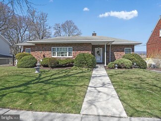 2148 Mahantongo St, Pottsville, PA 17901