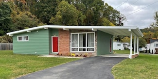 523 Docie St, Damascus, VA 24236