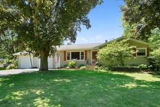 9212 Amy Dr, Baroda, MI 49101