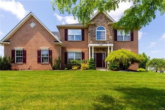 2294 Madeira Dr, Macungie, PA 18062
