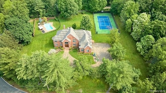 637 S Mountain Rd, New City, NY 10956