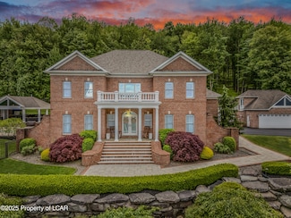 1420 Oak Dr, Shavertown, PA 18708