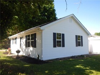 209 S West St, Westport, IN 47283