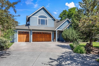 2044 NE Cradle Mountain Way, Bend, OR 97701