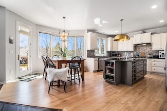 9037 Yorkshire Dr, Saline, MI 48176