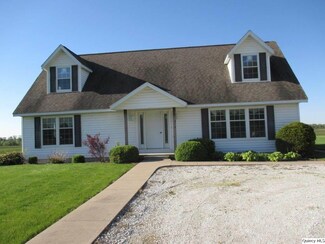 605 E Wood St, Camp Point, IL 62320