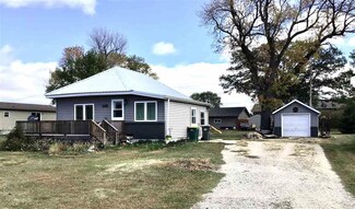 312 E 6th St, Lake Park, IA 51347