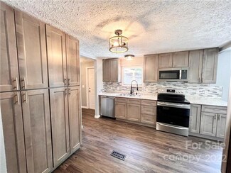 5 Northside Terrace, Asheville, NC 28804