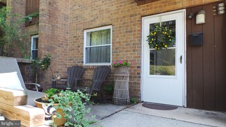 217 Meadowview Ln, Mont Clare, PA 19453