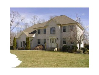 27 Susan Dr, Cumberland, RI 02864