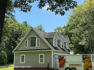 21 Easy St, Hurley, NY 12443