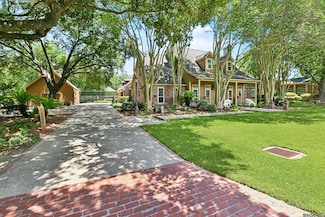 1906 Lansdowne Dr, Port Allen, LA 70767