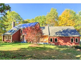 11 Natty Pond Dr, Hubbardston, MA 01452