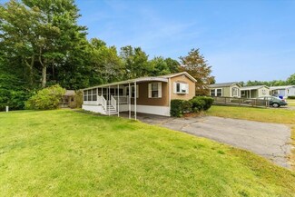 31 Acorn Dr, Taunton, MA 02780